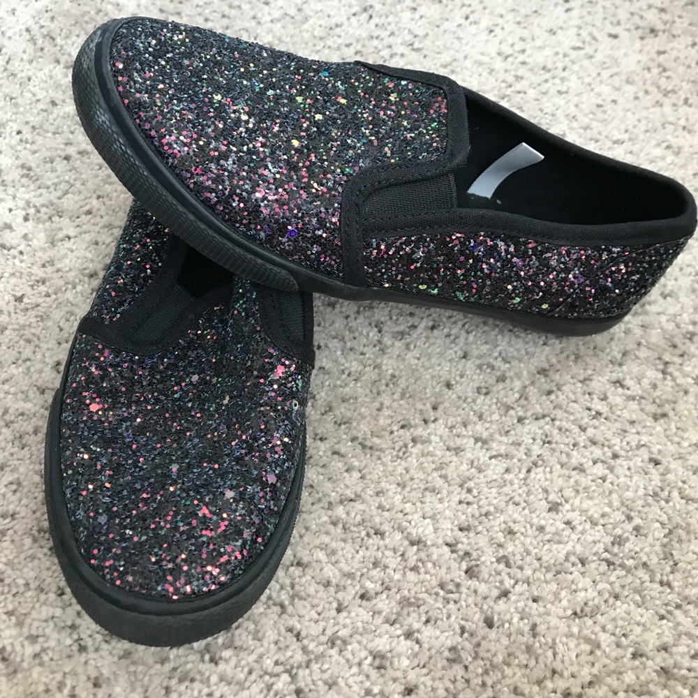 Girls size 1 sparkly shoes